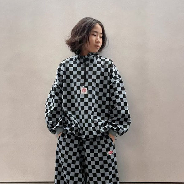 Rio Check Anorak Korean juniors jumper in ivory-black made in Korea