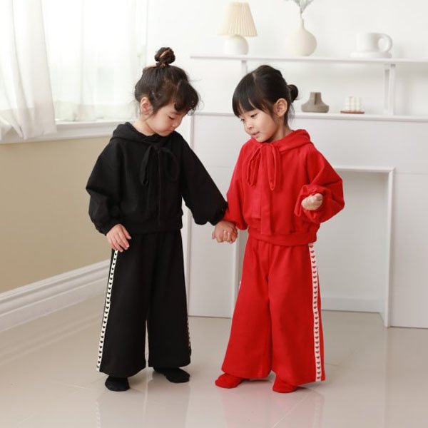 Peekaboo Hoodie T-shirt