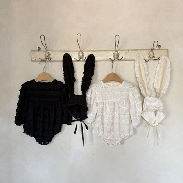 Traje de conejito con gorro