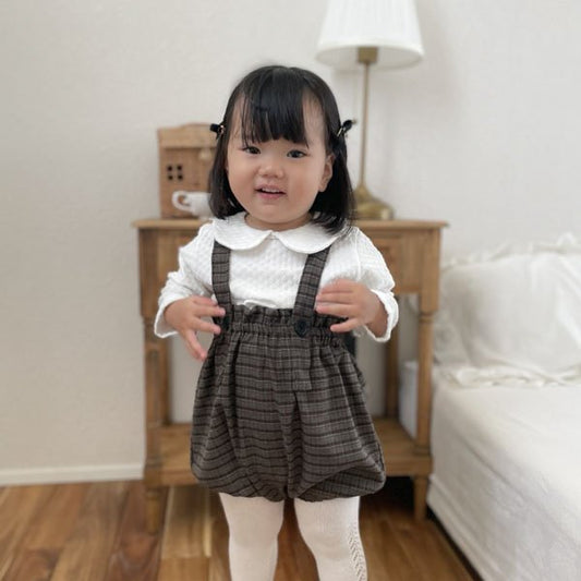 Camiseta con cuello de uva