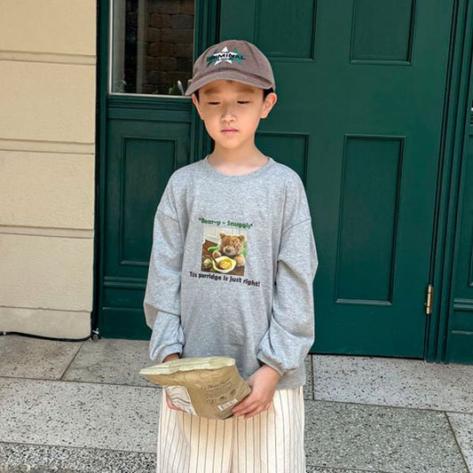 Camiseta de oso acurrucado