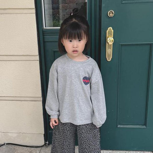 Camiseta de corazón de puntos