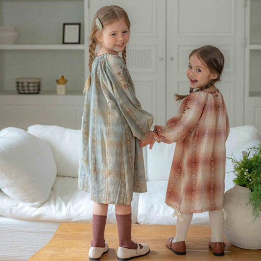 Vestido de cuadros suaves de otoño