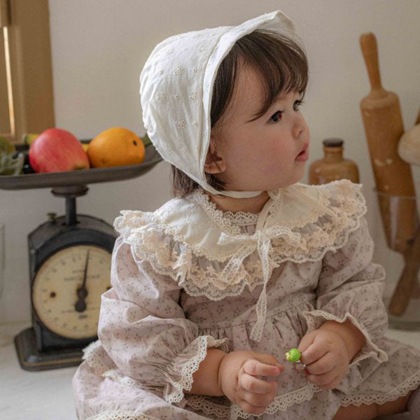 Miel Lace Collar