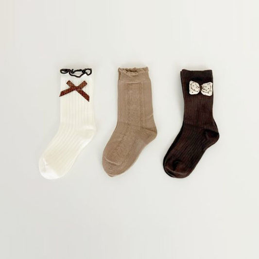 Embossed Ribbon Socks Set