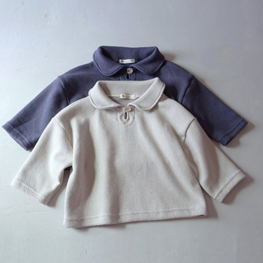 Camiseta con cuello de malla para uñas