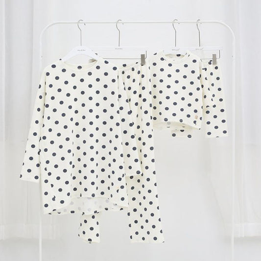 Conjunto de pijama de lunares grandes (mamá)