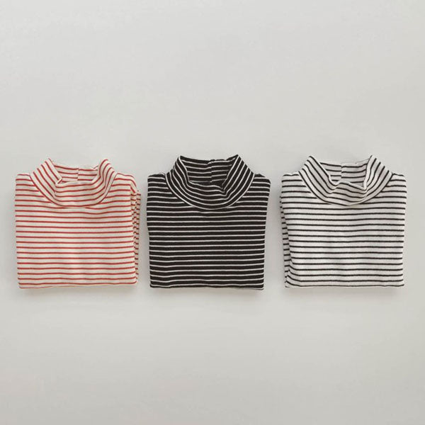 Camiseta de cuello alto con rayas color melocotón