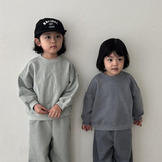 Pigment Sweatshirt Korean juniors sweater in charcoal made in Korea