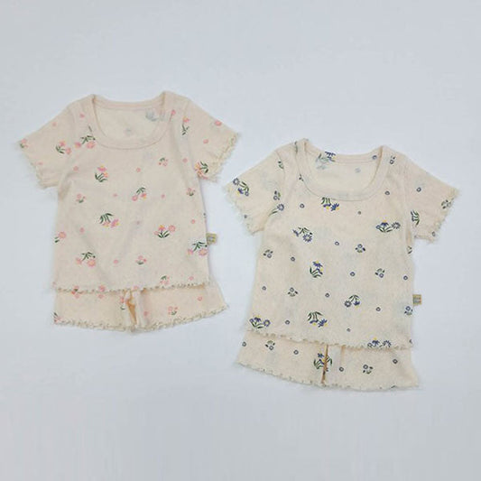 Cosmos Top & Bottom Set Korean juniors set in pink floral(cream base) made in Korea