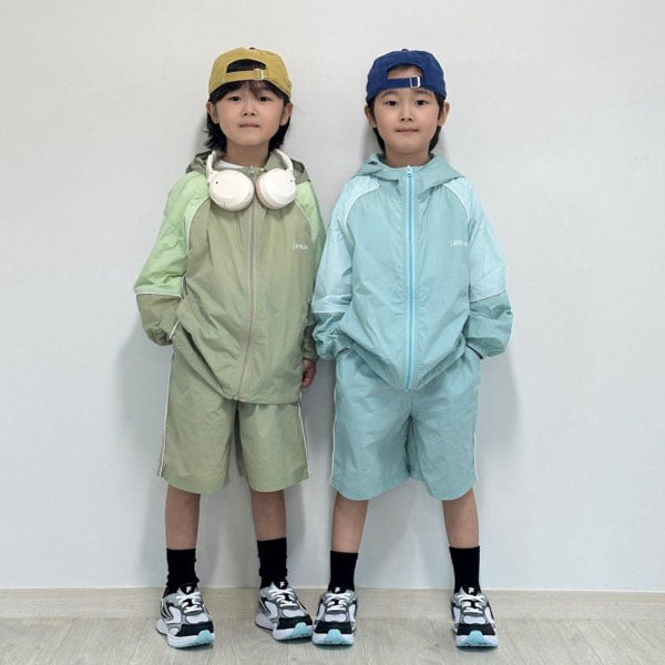 Light Windbreaker Set Korean juniors jacket in green made in Korea