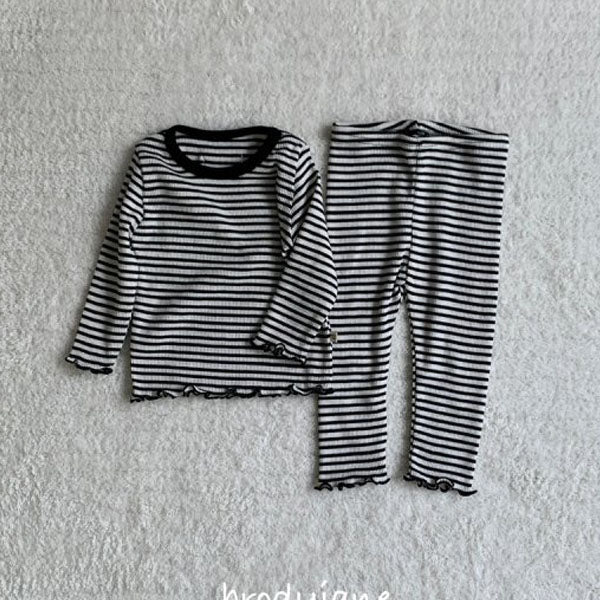 Mono Stripe Set Korean infant set in ivory made in Korea