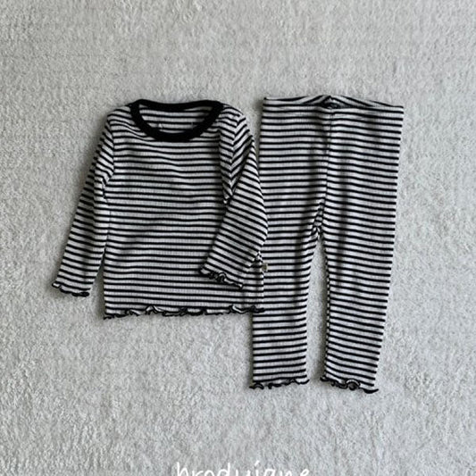 Mono Stripe Set Korean infant set in ivory made in Korea