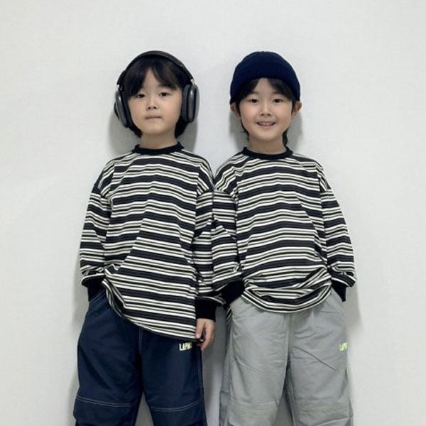 Stripe Long Sleeve Tee Korean juniors t-shirt in one color made in Korea