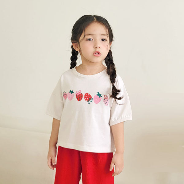 Strawberry Tee Korean toddler t-shirt in red made in Korea