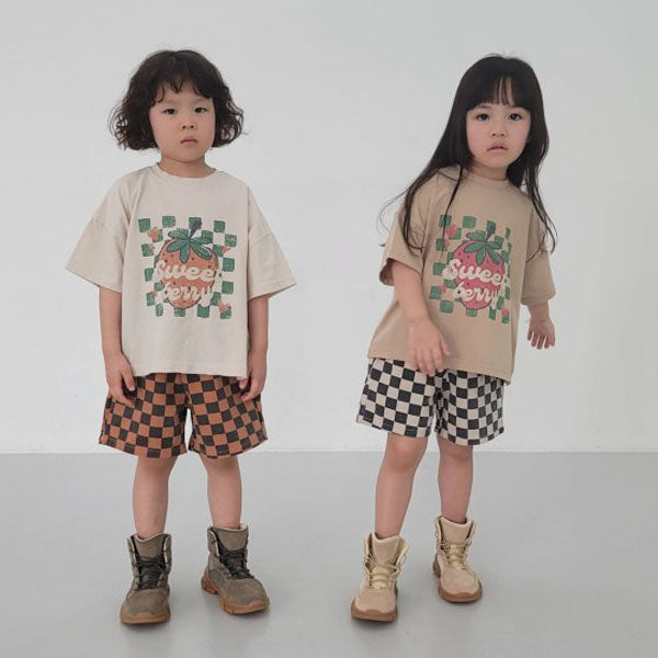 Strawberry Tee Korean toddler t-shirt in natural made in Korea
