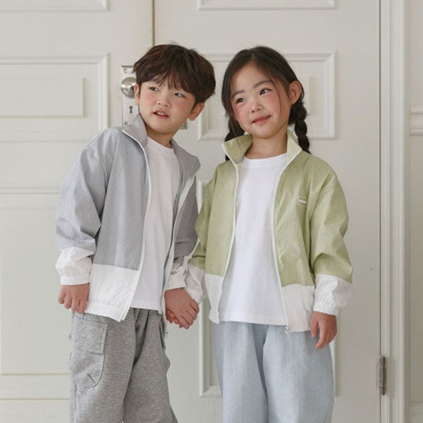 Color-Block Windbreaker Korean toddler jacket in gray made in Korea