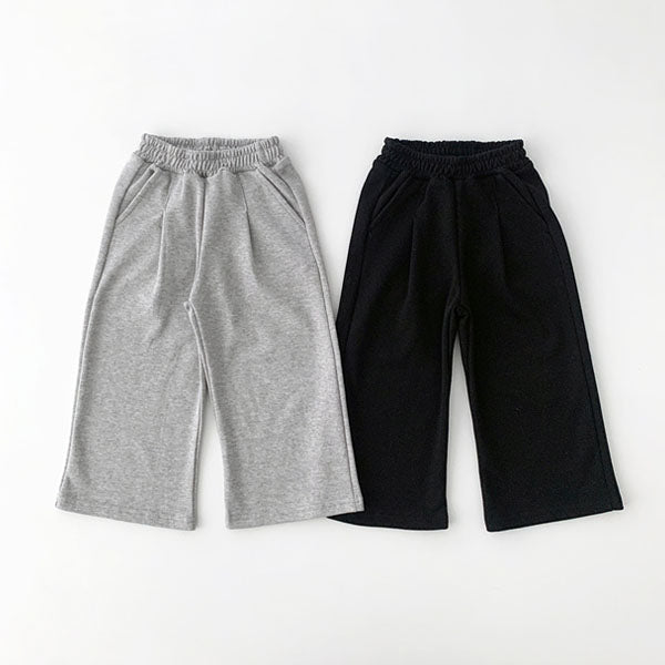 All-Day Pleated Pintuck Pants Korean toddler pants in black made in Korea