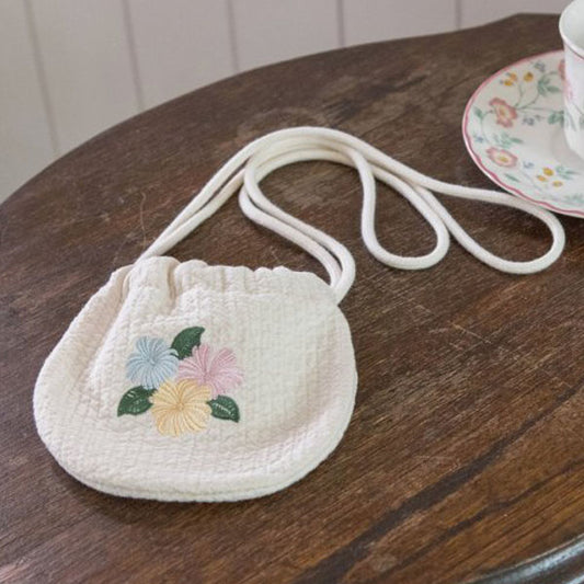 Ari Bib Pouch